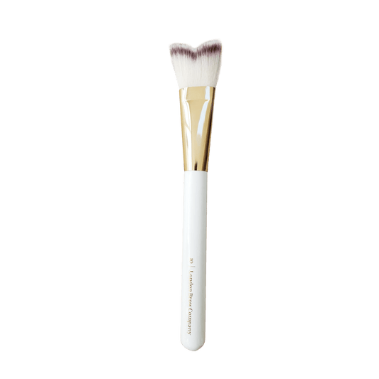 Soft dome-shaped cleansing brush for brows and lashes – ideal for pre-treatment cleansing and everyday beauty routines